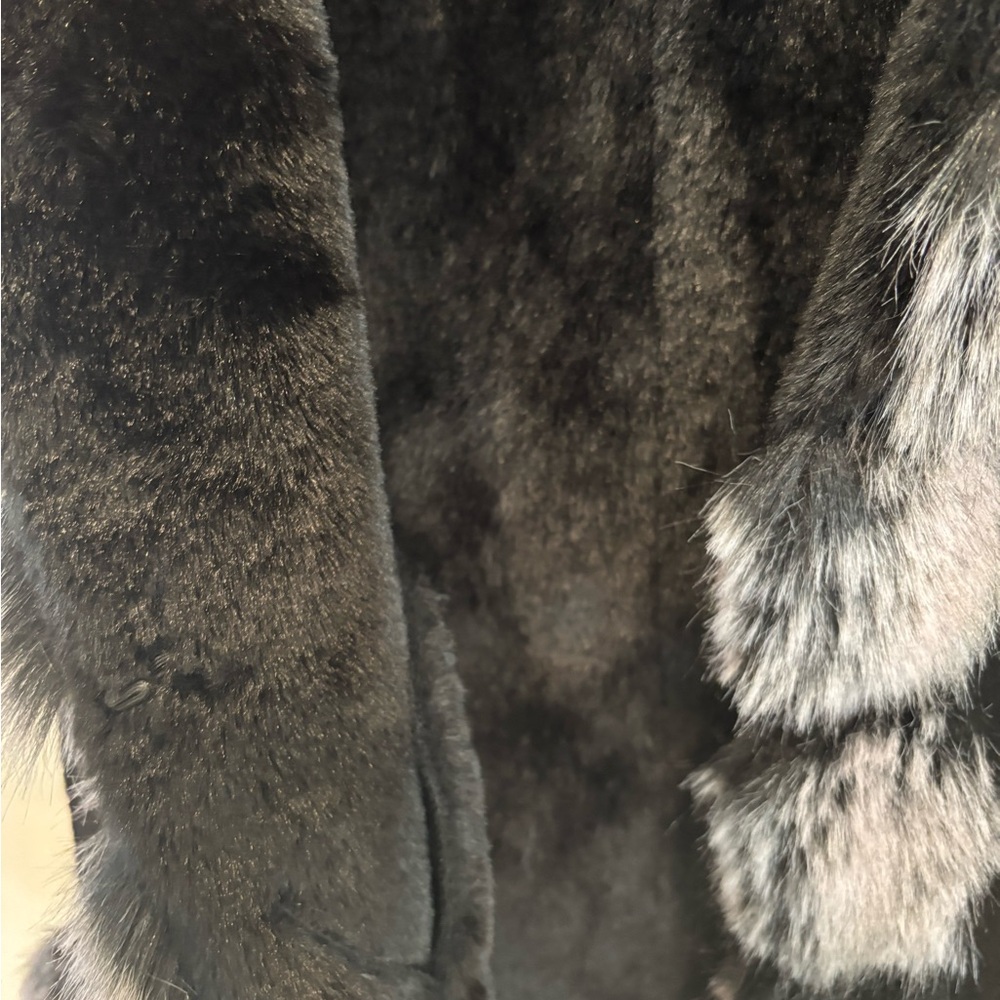 Luxury Black Shearling like Vest with Gray Fur Trim - Picture 2 of 3
